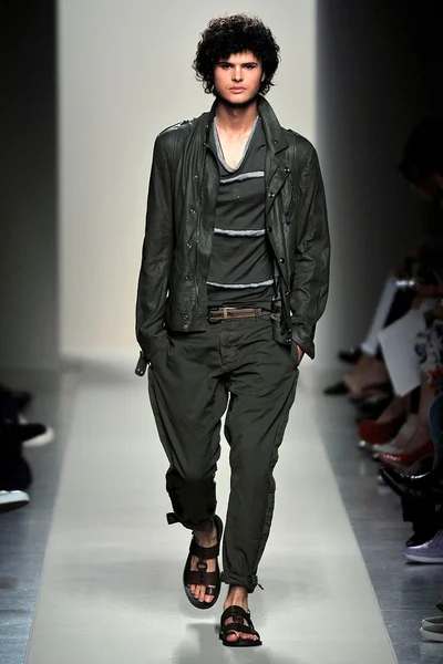 Look 24